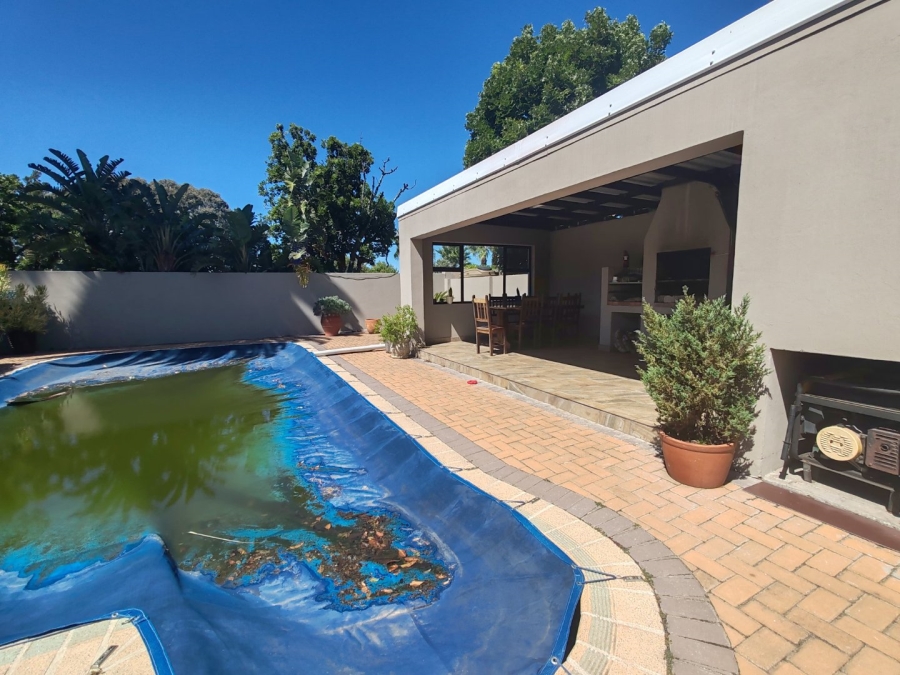 7 Bedroom Property for Sale in Walmer Eastern Cape